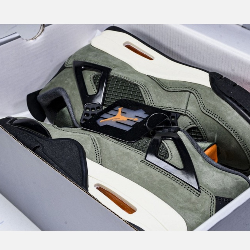 Jordan 4s undefeated dead stock NWT size 12m Sneakers in Green and Black - Picture 6 of 13